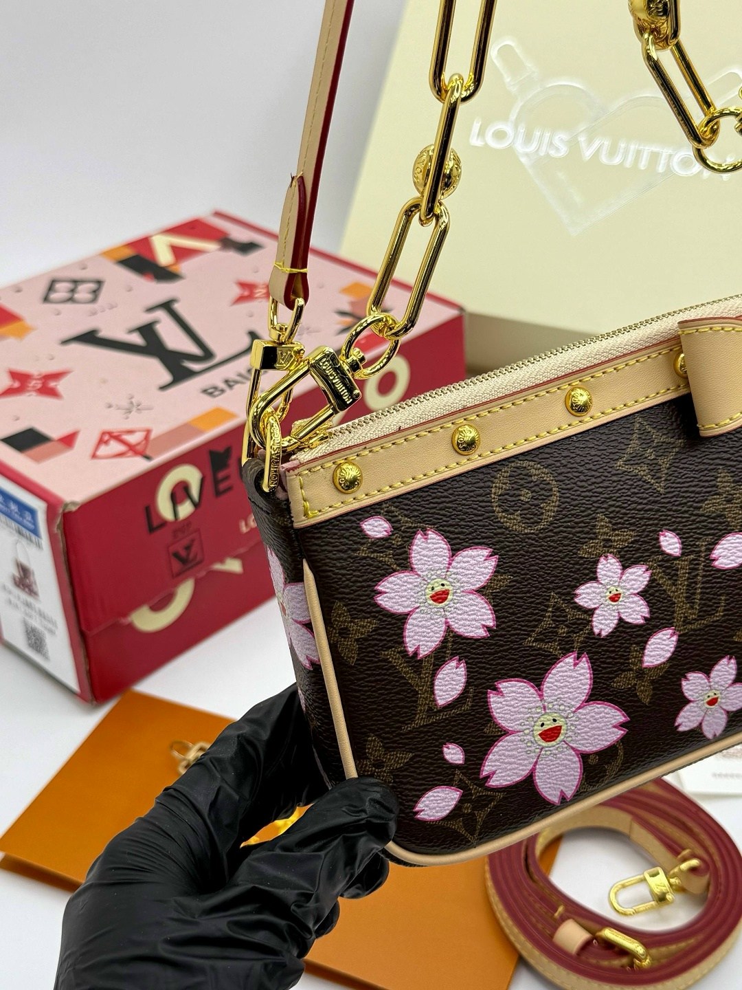 сумка louis vuitton,сумка через плечо от louis vuitton,louis vuitton сумка на плечо багет,louis vuitton сумка женская,сумка-тоут lv louis vuitton