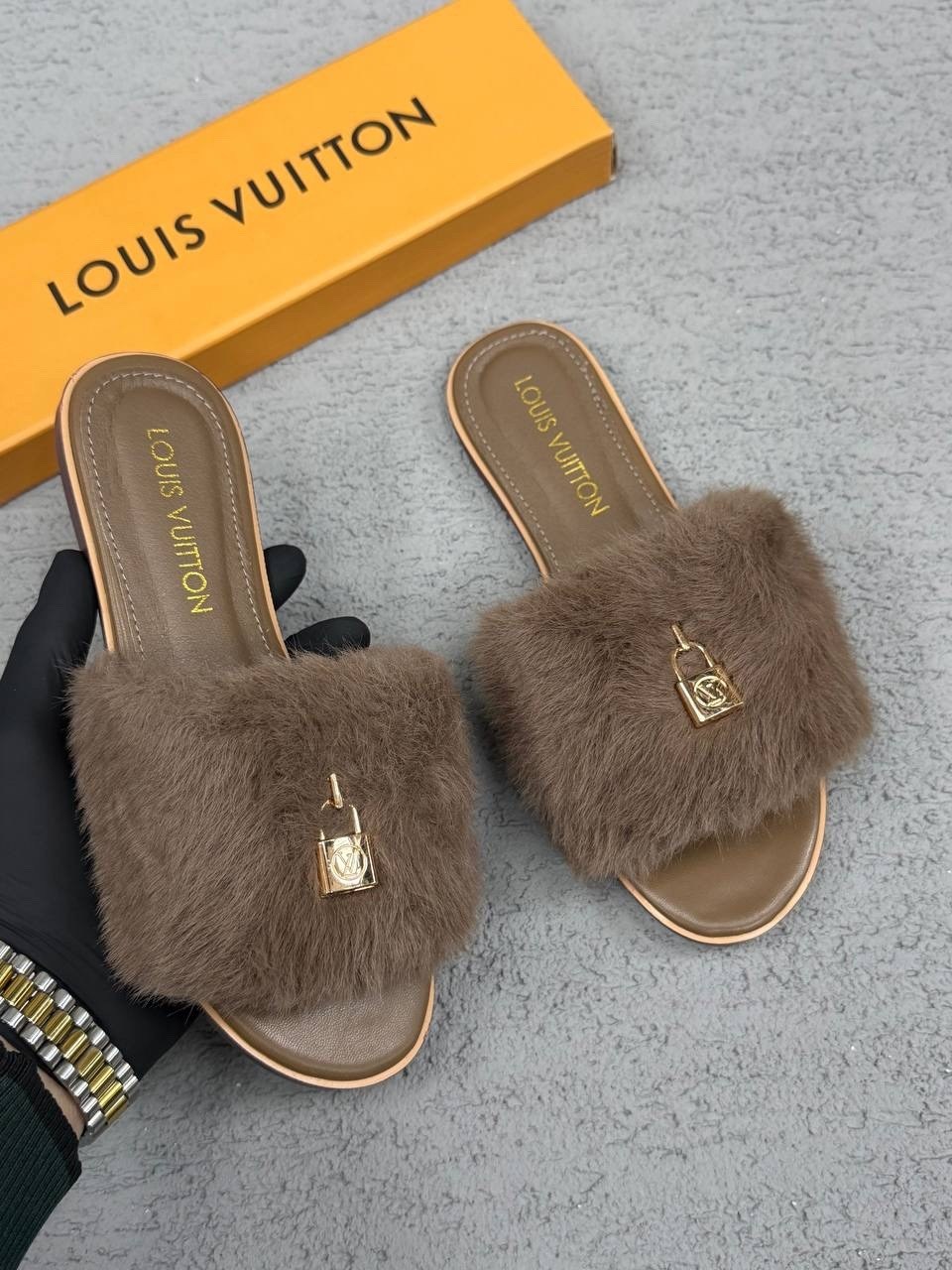 тапочки louis vuitton,тапочки женские,меховые тапочки,меховые тапки,тапки с мехом