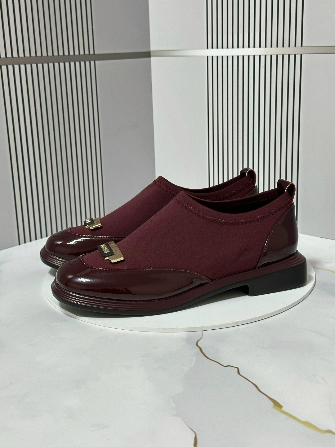 ,женская ,лоферы женские,лоферы женские луи виттон,бордовые лоферы