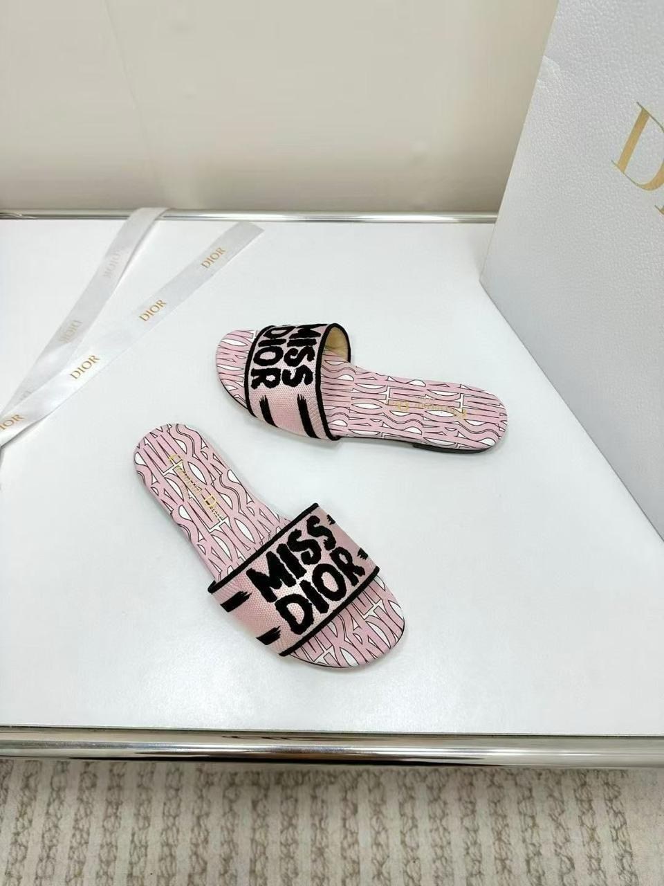 шлепанцы christian dior,шлепанцы кристиан диор,женские шлепанцы,,шлепки диор