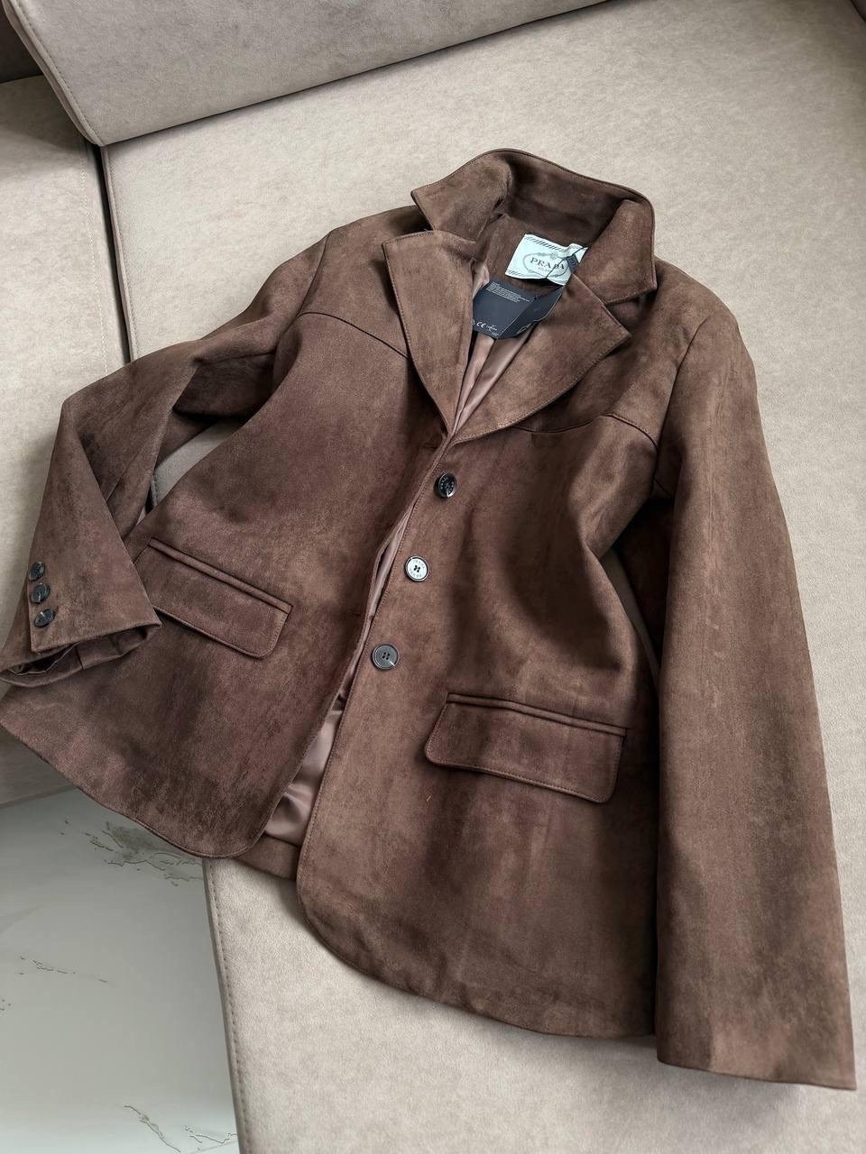 пиджак замшевый,замшевый пиджак prada,пиджак из искусственной замши,пиджак из натуральной замши,пиджак женский miu miu натуральная замша