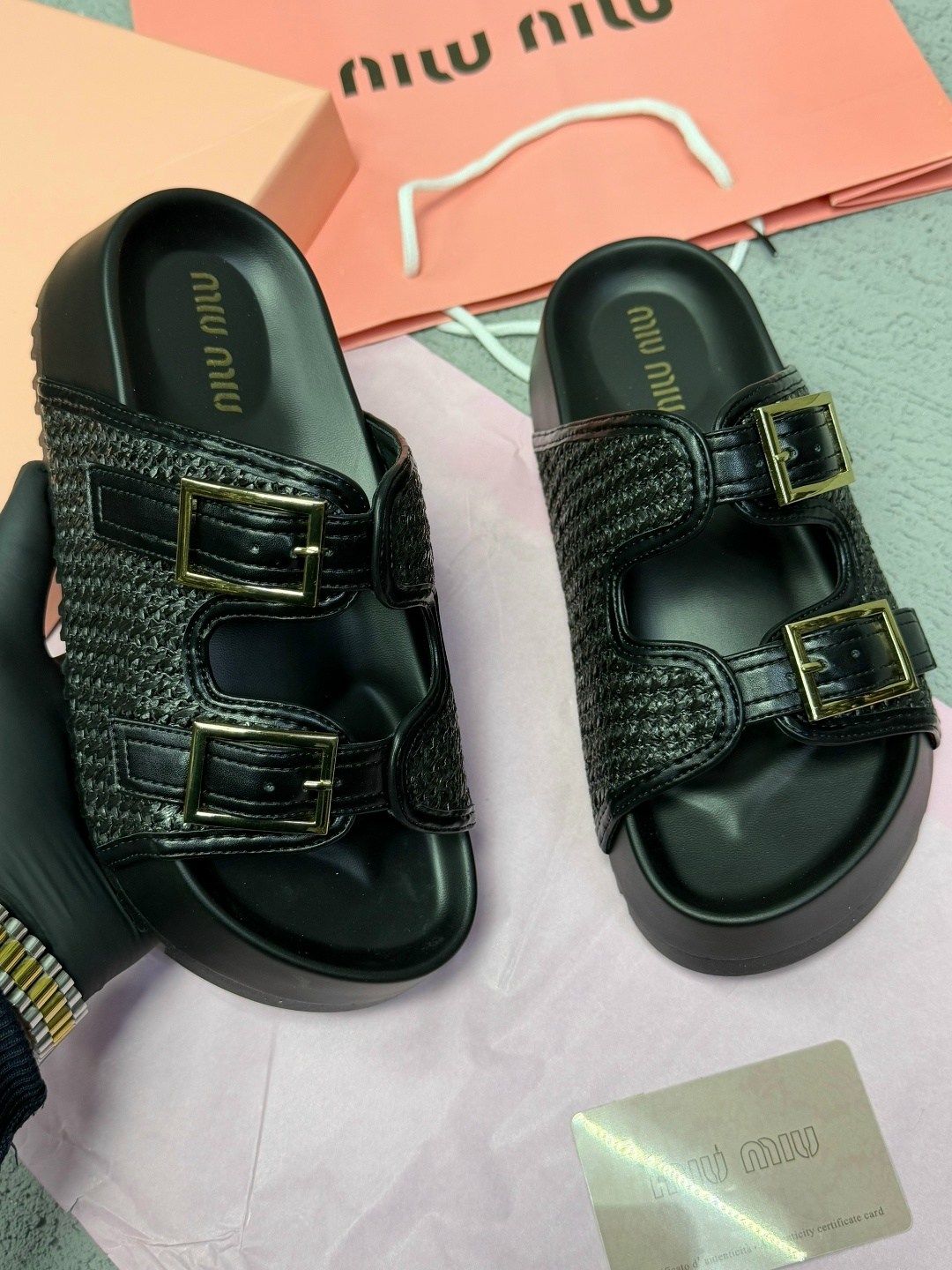 тапочки фенди,,женские шлепанцы,сандалии модные,женские сандалии