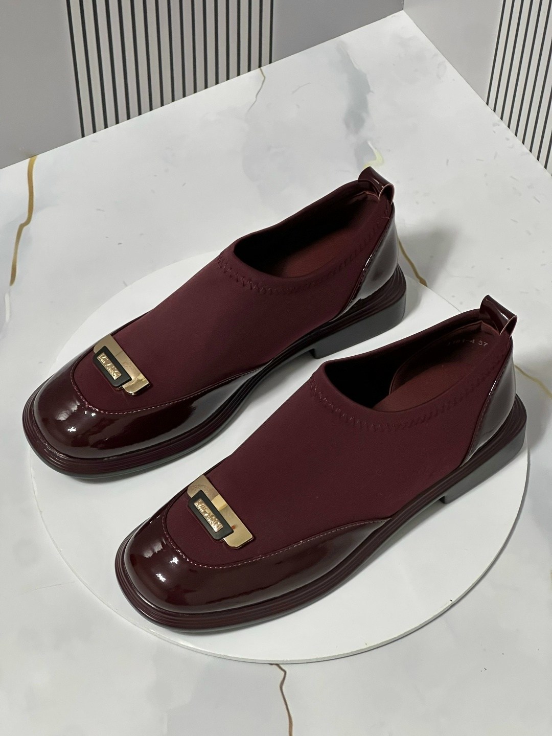 ,женская ,лоферы женские,лоферы женские луи виттон,бордовые лоферы