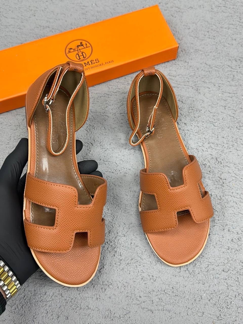 босоножки hermes,сандалии гермес женские,босоножки hermes santorini,босоножки эрмес,сандалии эрмес сандали