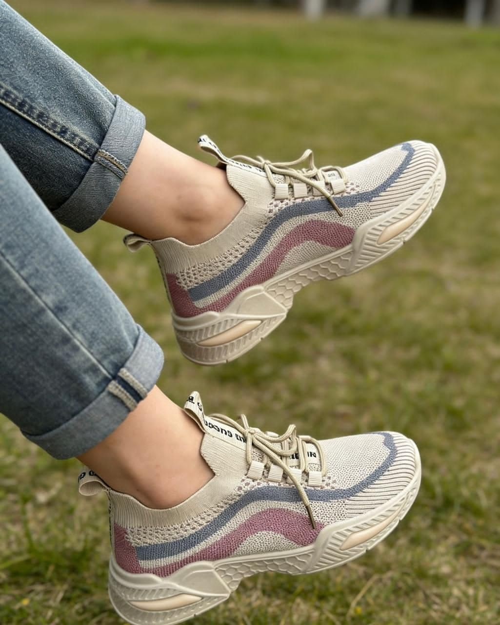 кроссовки женскиe,,повседневные кроссовки,бежевые кроссовки,белые кроссовки