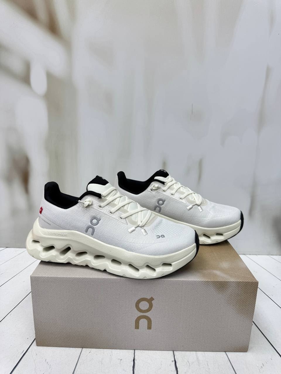 кроссовки on,кроссовки on cloudtilt black ivory белый черный,кроссовки cпортивные,кроссовки женскиe,спортивная