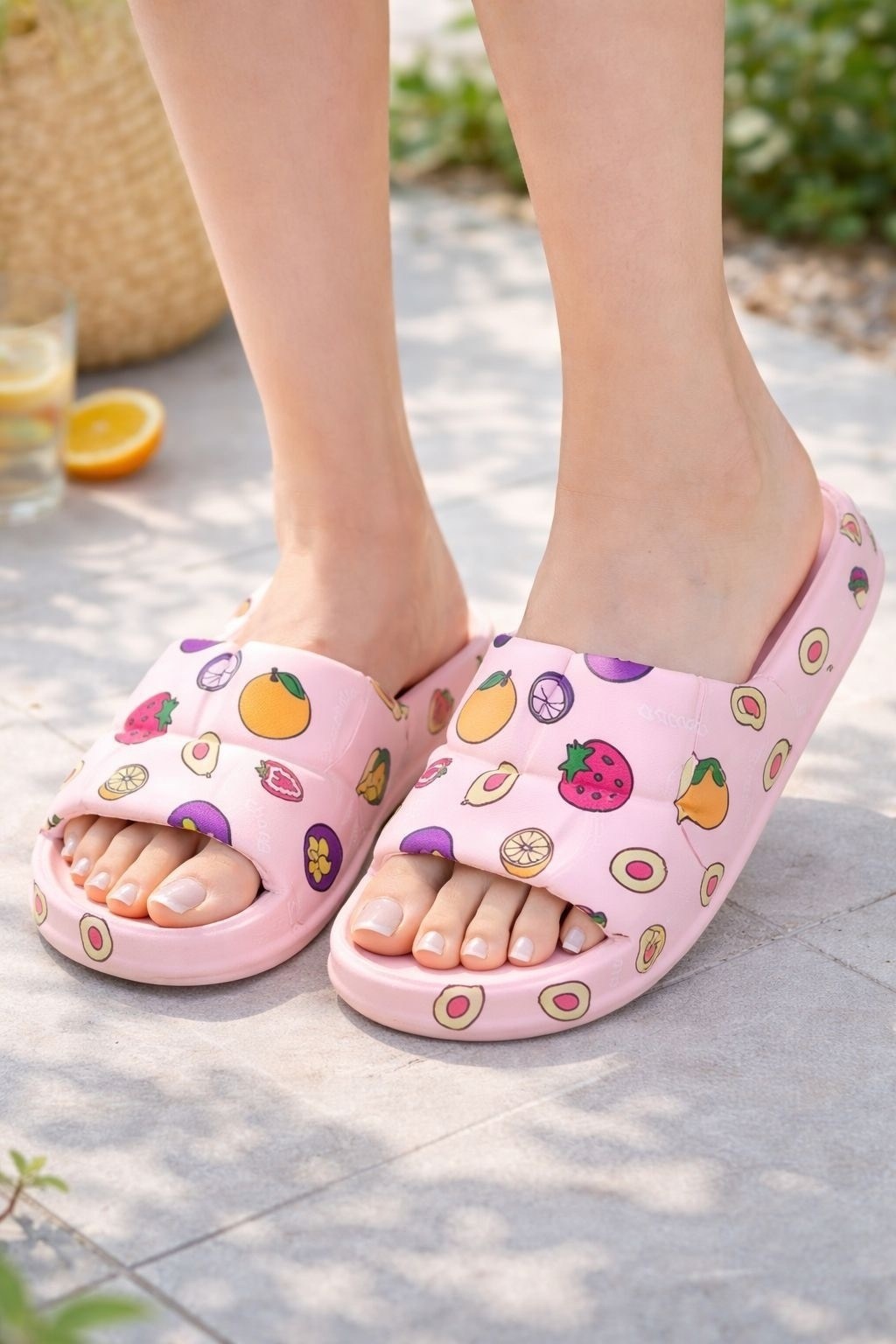 шлепанцы женские,,яркие шлепанцы,crocs classic,пляжная