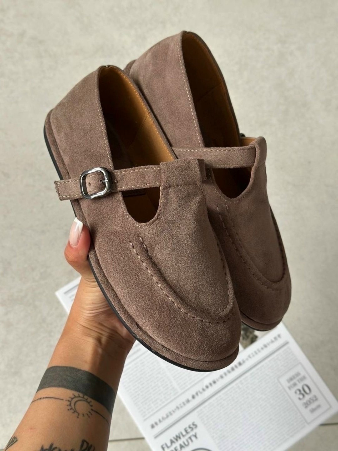лоферы из натуральной замши,,лоферы коричневые с ремешком замшевые, женская,лоферы с пряжкой