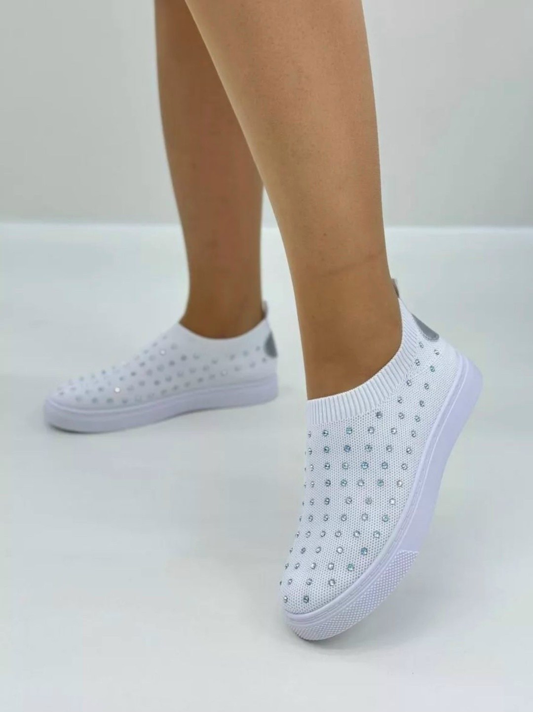 ,кроссовки со стразами,женские кроссовки,слипоны женские,женские кроссовки со стразами