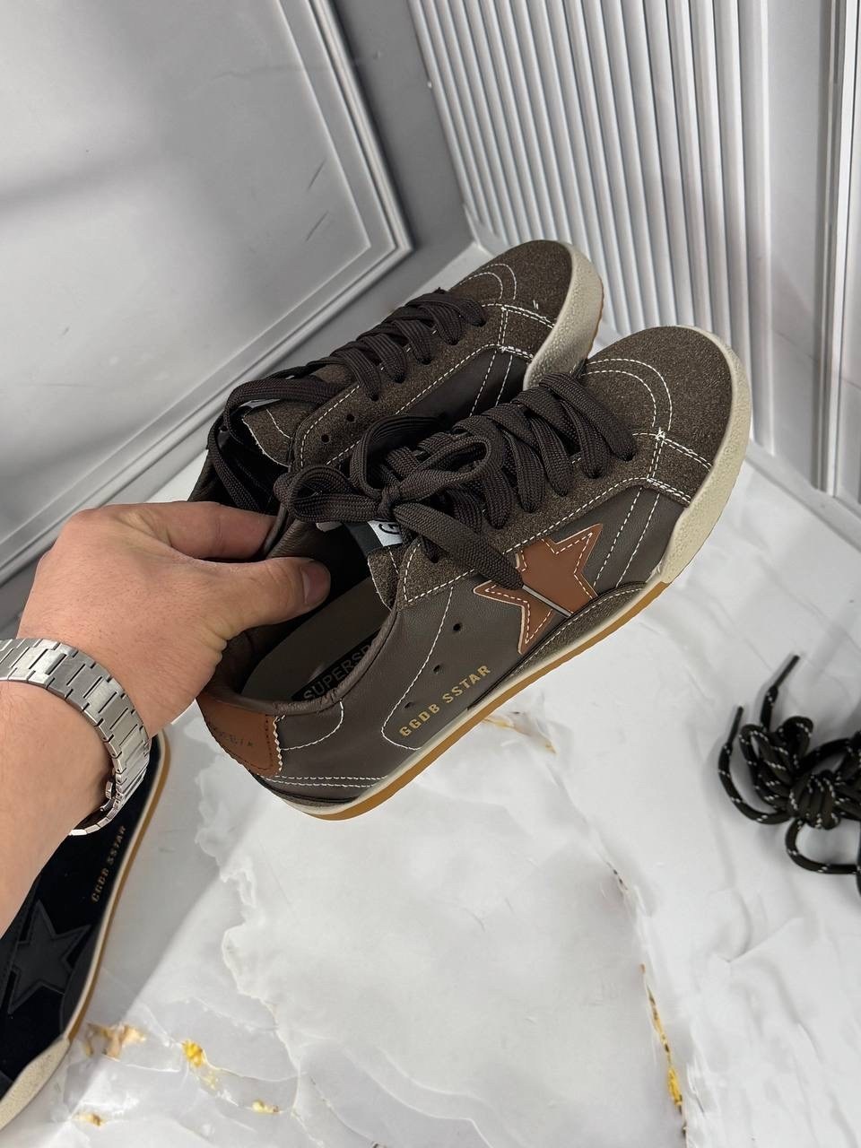 кроссовки golden goose super-star коричневый,кеды golden goose,,коричневые кроссовки ball star golden goose anthracite silver,кроссовки golden goose