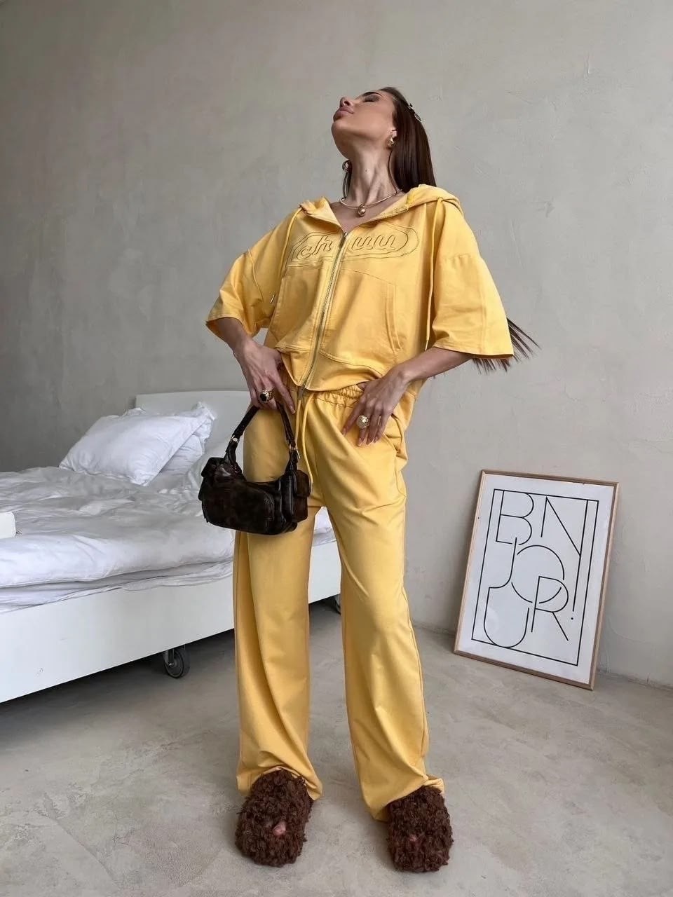 стильный костюм,женский костюм,спортивный костюм,женский спортивный костюм,бежевый костюм