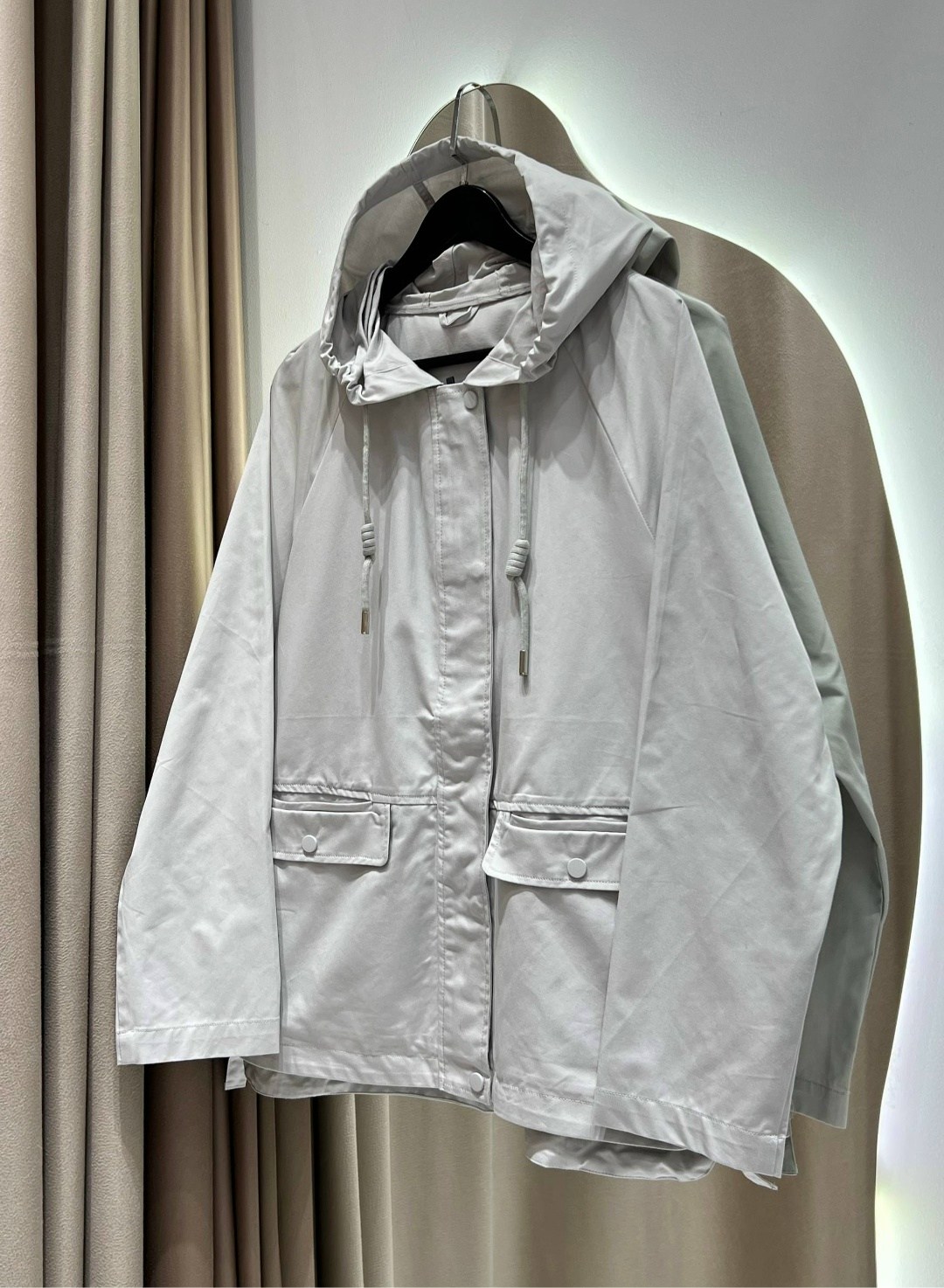 ветровка женская,ветровка женская с капюшоном,ветровка,ветровка удлиненная с капюшоном,легкая куртка