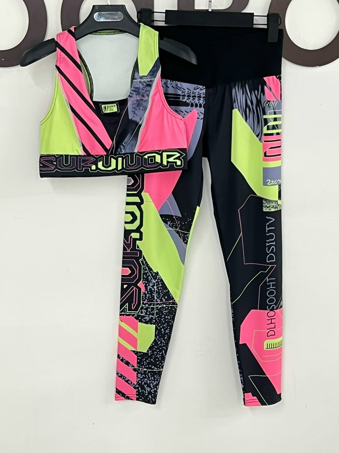 костюм для фитнеса,костюм для фитнеса женский спортивный,легинсы для фитнеса,спортивные костюм,спортивная одежда для фитнеса