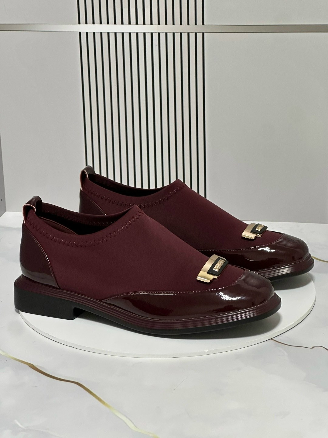 ,женская ,лоферы женские,лоферы женские луи виттон,бордовые лоферы