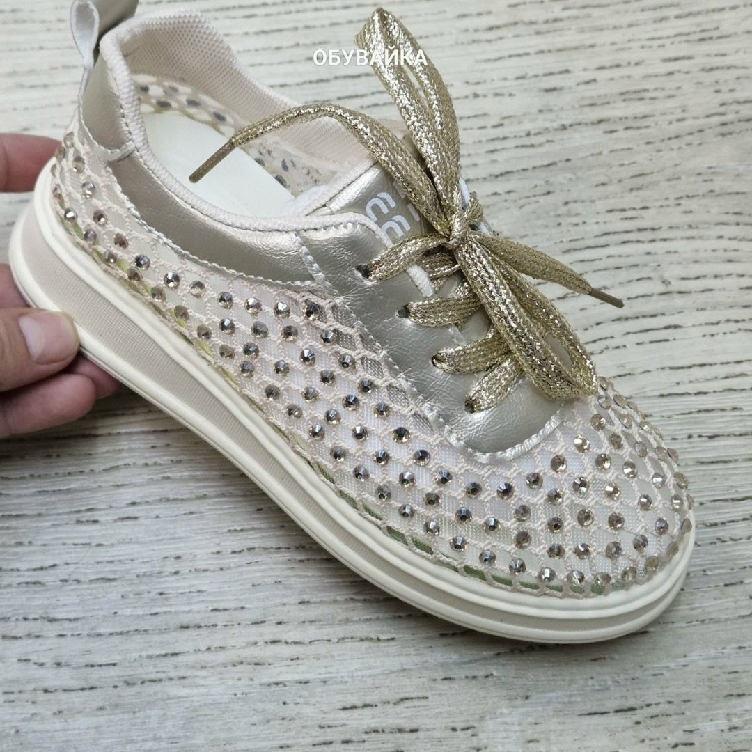 ,кроссовки с перфорацией,кеды с перфорацией,женские кроссовки,женская