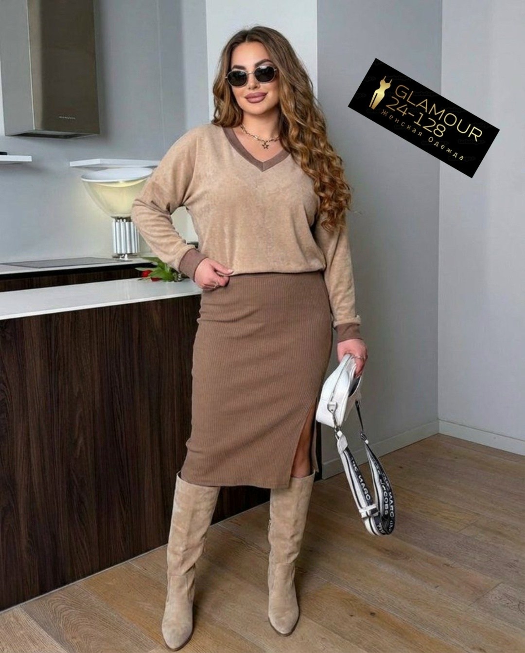 костюм кофта и юбка,костюм с юбкой теплый,костюм черная кофта с треугольным вырезом и юбка кремовая op37,женский костюм с юбкой,костюм двойка лапша