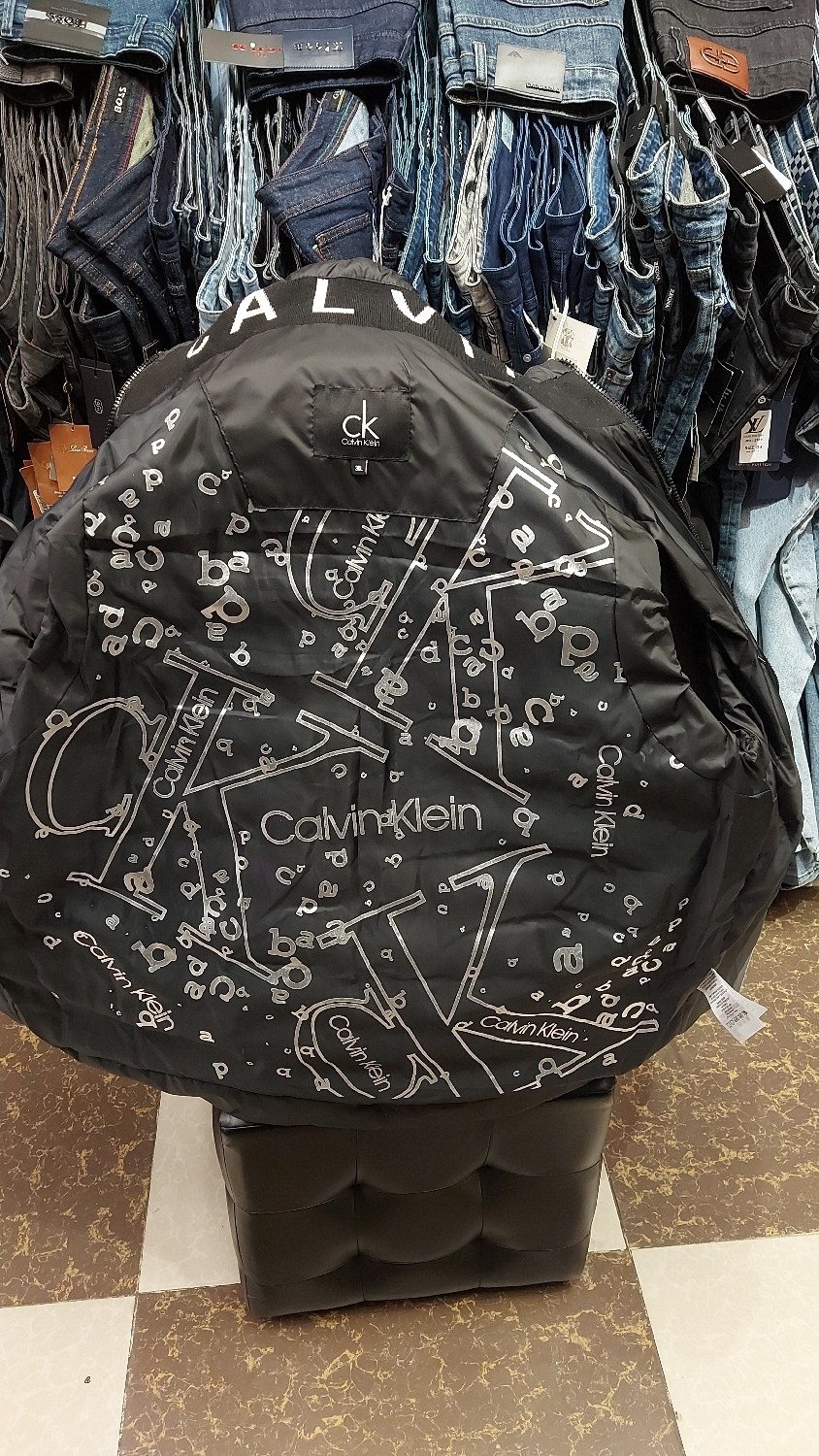 жилет мужской,мужские жилетки,жилетка кельвин кляйн мужская,жилетка хуго босс,мужская безрукавка