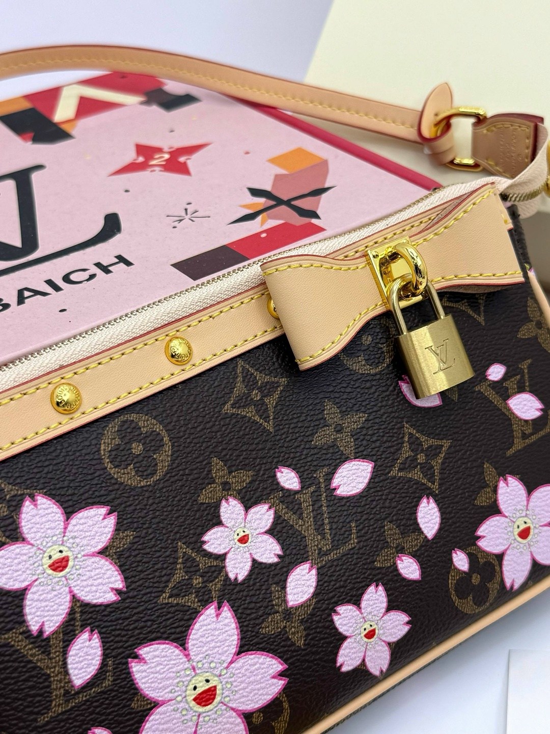 сумка louis vuitton,сумка через плечо от louis vuitton,louis vuitton сумка на плечо багет,louis vuitton сумка женская,сумка-тоут lv louis vuitton