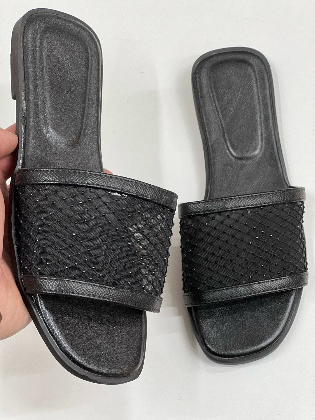 женские шлепанцы,,женские тапки,модные тапочки,модные шлепанцы