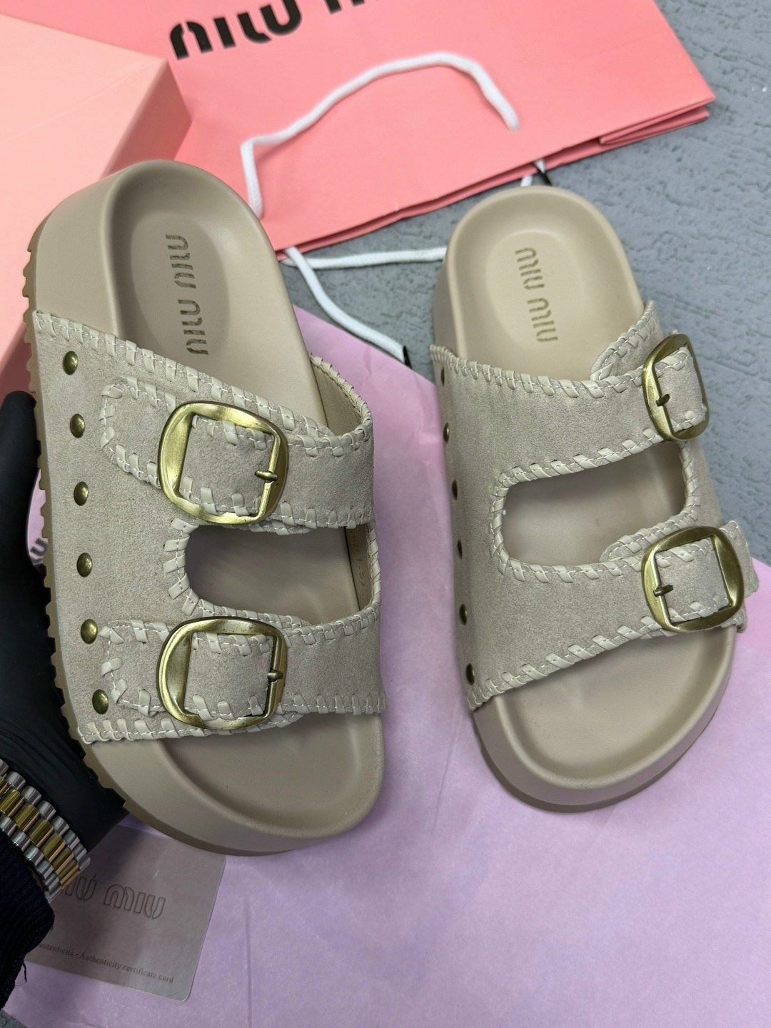 тапочки фенди,,женские шлепанцы,сандалии модные,женские сандалии