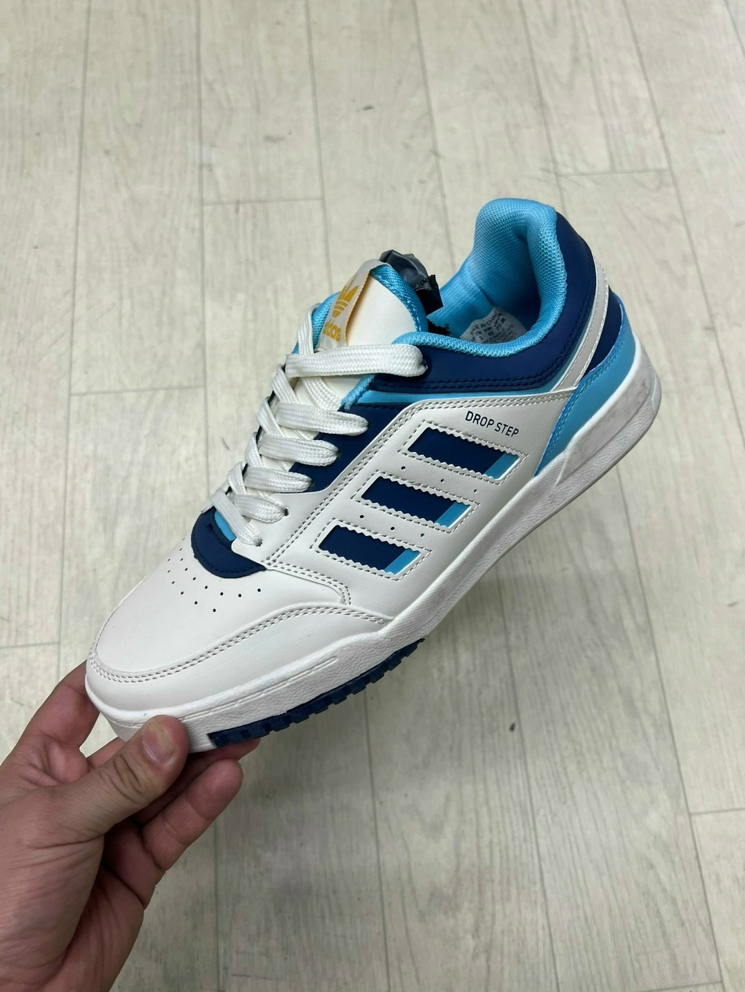 кроссовки adidas,иранские кроссовки адидас,кроссовки адидас,адидас кроссовки мужские,мужские кроссовки adidas