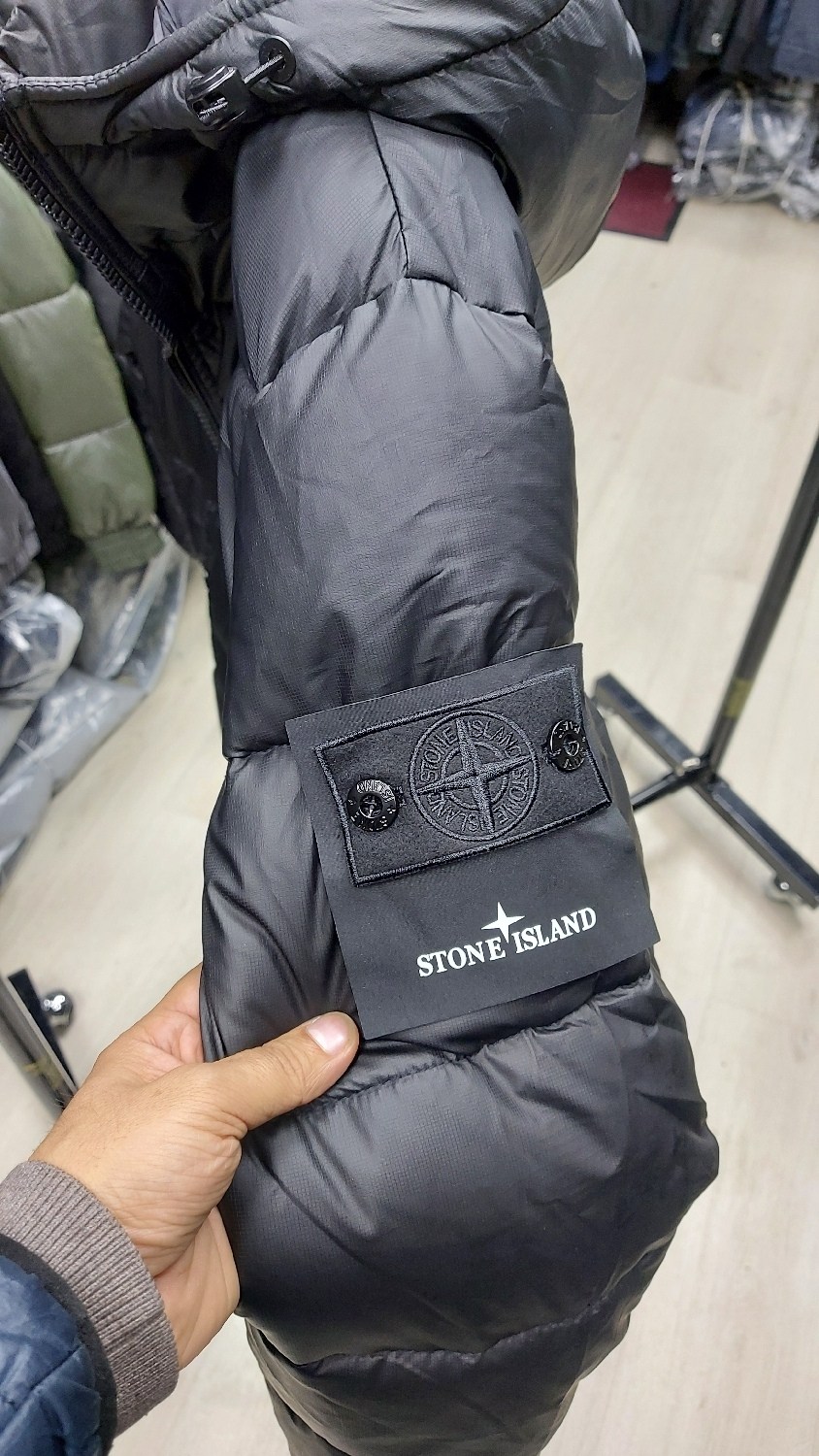 куртка зимняя мужская stone island,куртка зимняя пуховик с капюшоном stone island,куртка зимняя stone island,мужской пуховик stone island,куртка мужская stone island