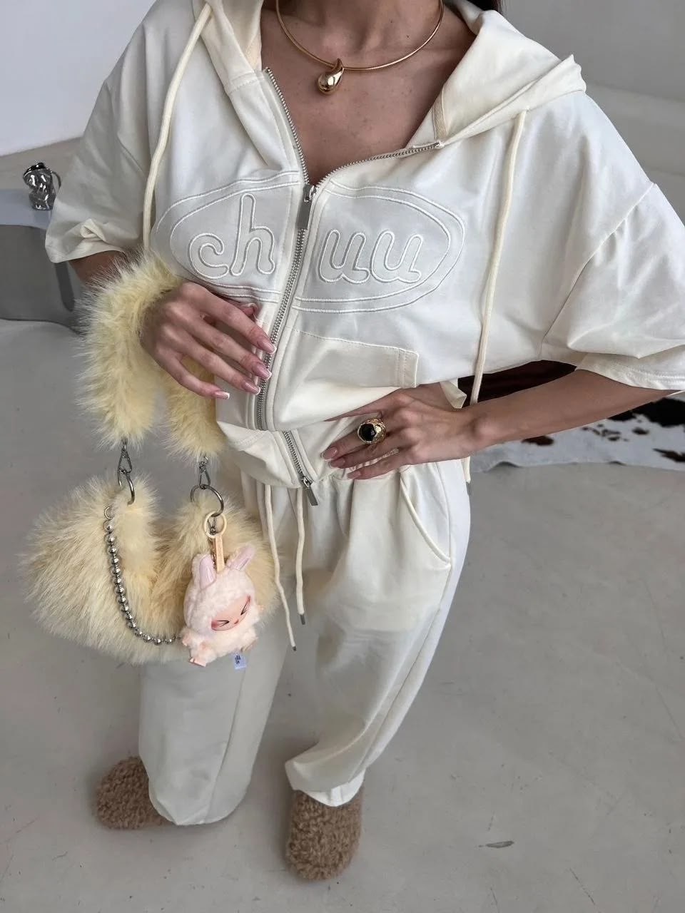 стильный костюм,женский костюм,спортивный костюм,женский спортивный костюм,бежевый костюм