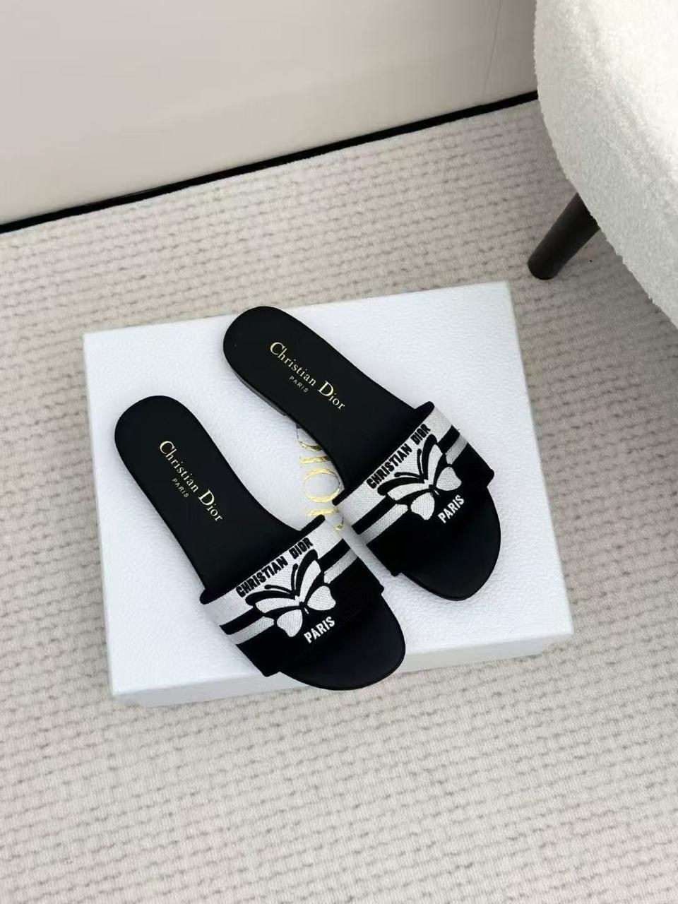 шлепанцы christian dior,шлепанцы женские christian dior,dior dway шлепанцы,шлепанцы женские кристиан диор,черные шлепанцы