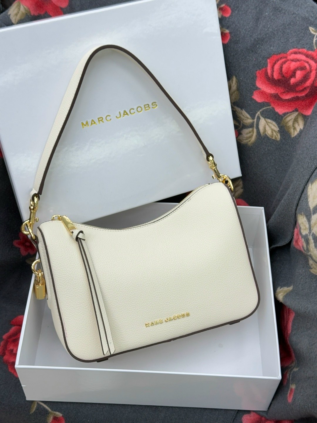 marc jacobs сумка женская,сумка marc jacobs натуральная кожа,marc jacobs сумка,сумка,сумка-хобо от marc jacobs из натуральной кожи