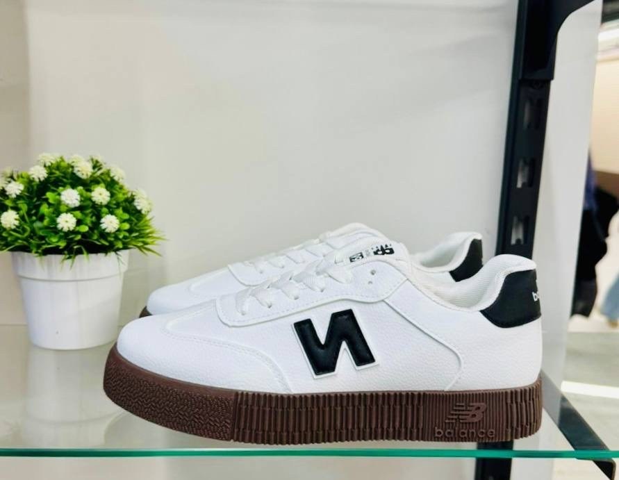 ,низкие кроссовки,кроссовки женскиe,кроссовки с логотипом,кроссовки кеды