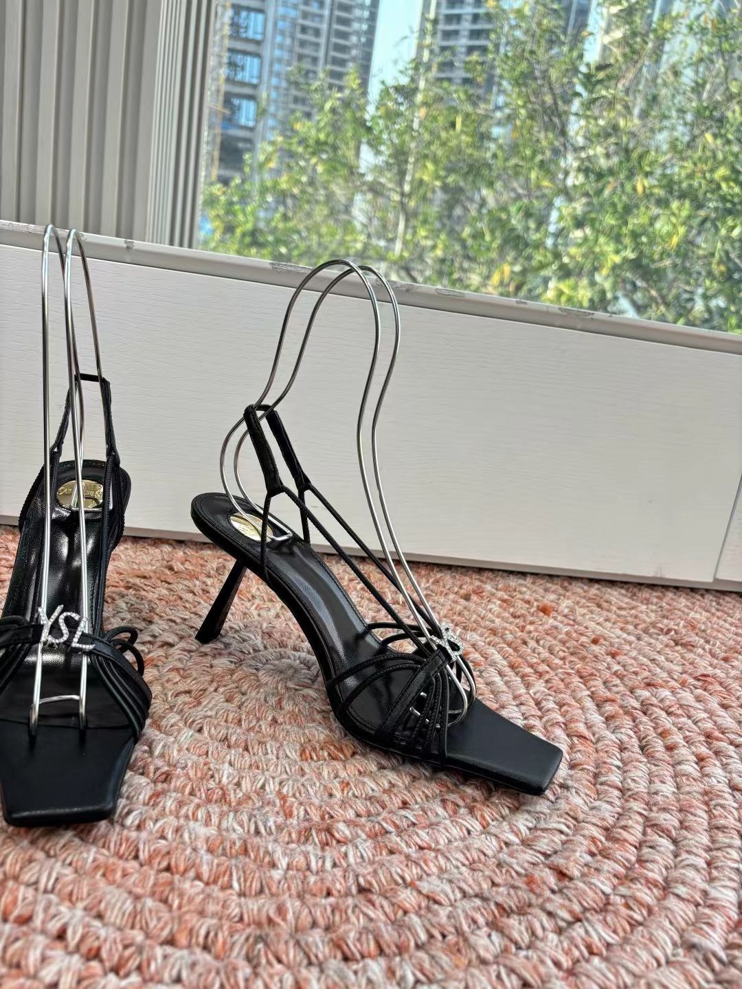 ,босоножки на каблуках,босоножки женские,женская ,туфли ив сен лоран с каблуком