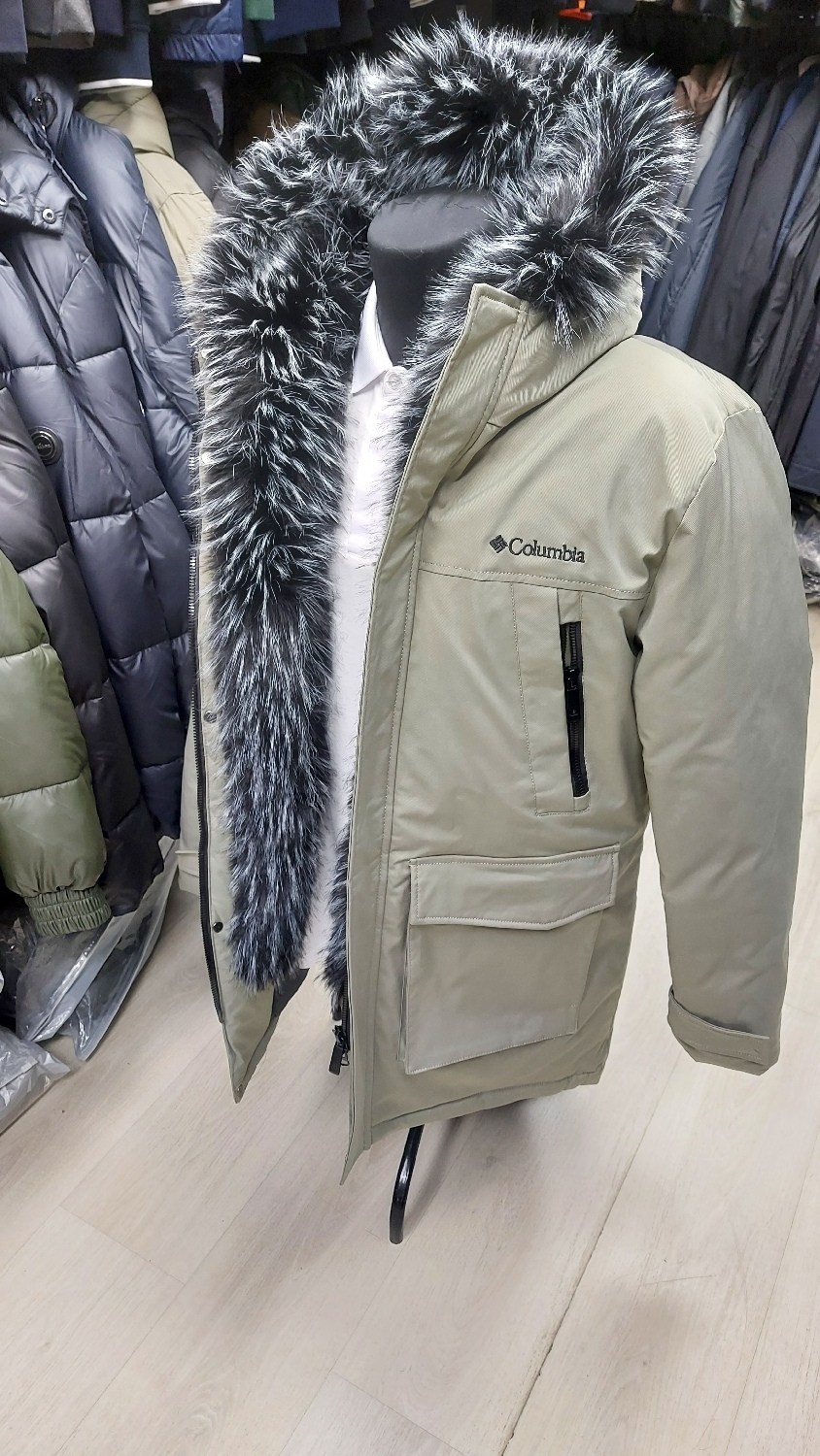 парка с мехом чернобурки,парка с натуральным мехом,парка с чернобуркой,бежевая парка с мехом чернобурки,парки с чернобуркой