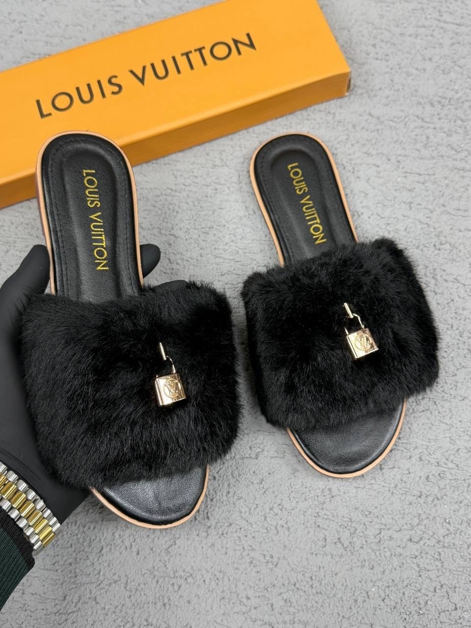 тапочки louis vuitton,тапочки женские,меховые тапочки,меховые тапки,тапки с мехом