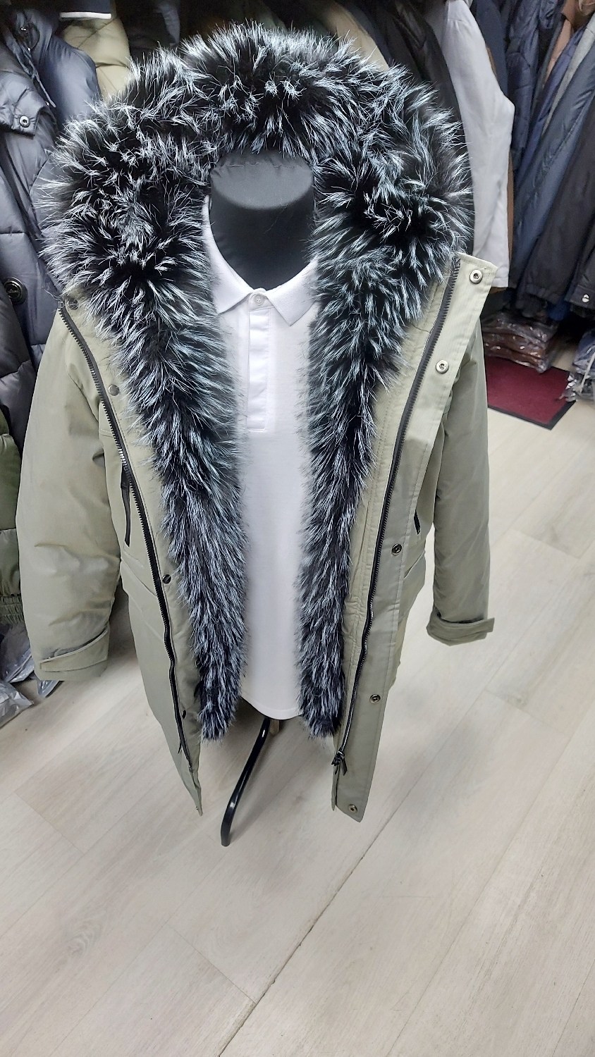 парка с мехом чернобурки,парка с натуральным мехом,парка с чернобуркой,бежевая парка с мехом чернобурки,парки с чернобуркой