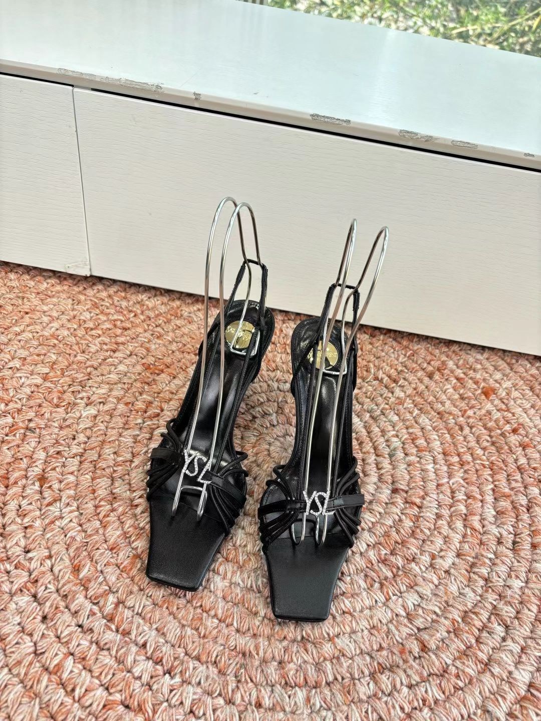 ,босоножки на каблуках,босоножки женские,женская ,туфли ив сен лоран с каблуком