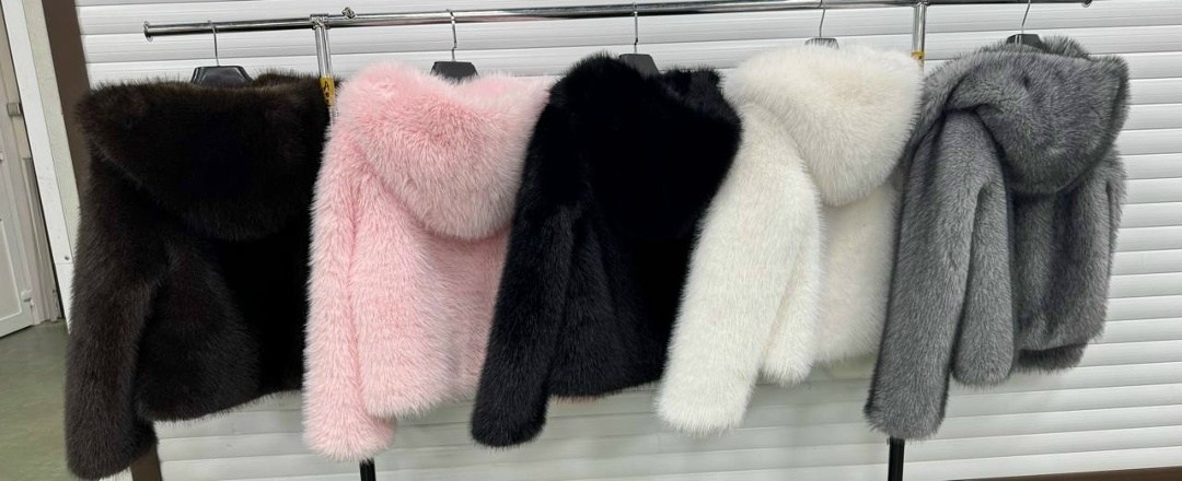 шуба с капюшоном,парка с мехом,женская шуба,меховая куртка,парка с меховым