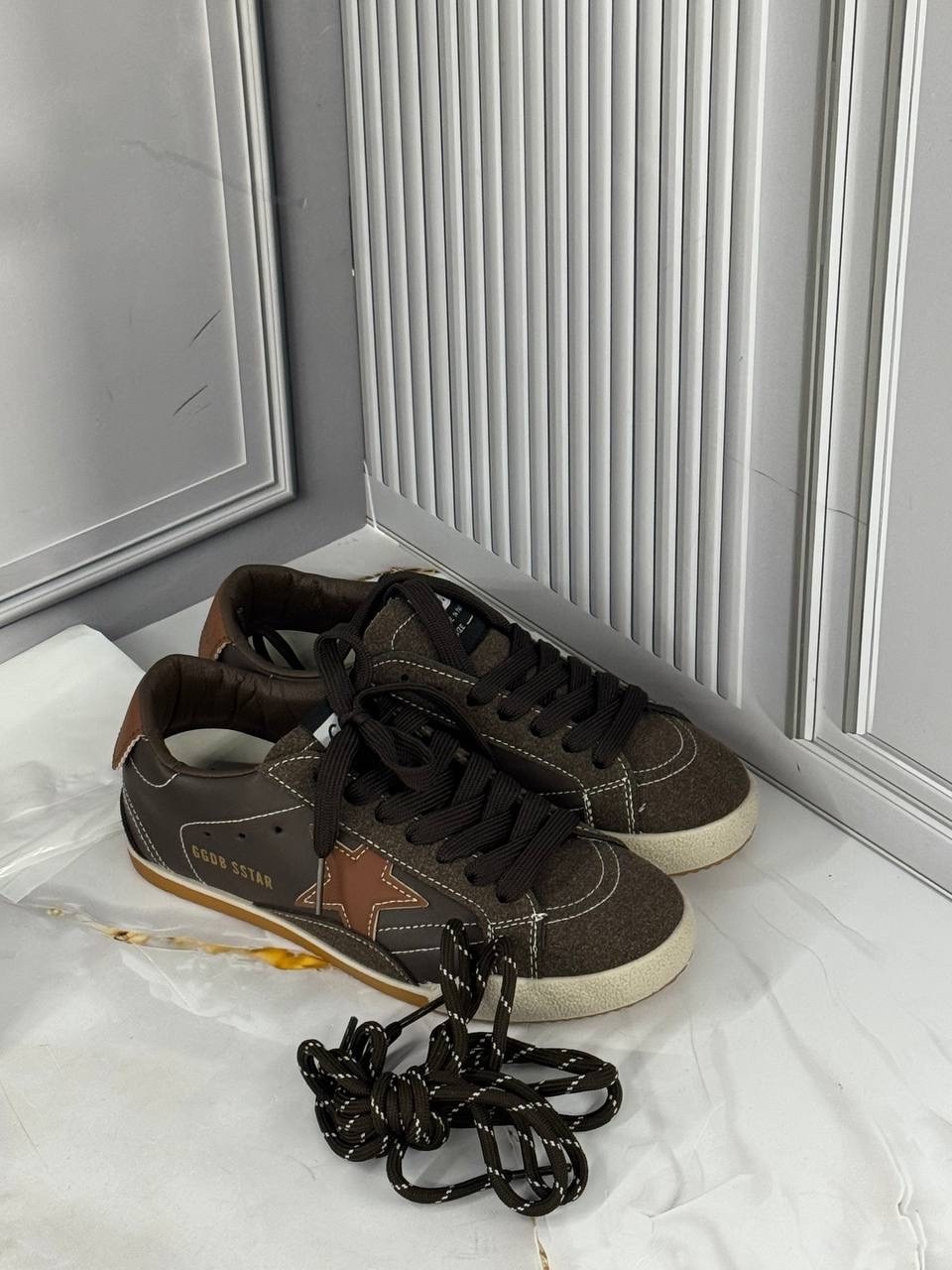 кроссовки golden goose super-star коричневый,кеды golden goose,,коричневые кроссовки ball star golden goose anthracite silver,кроссовки golden goose