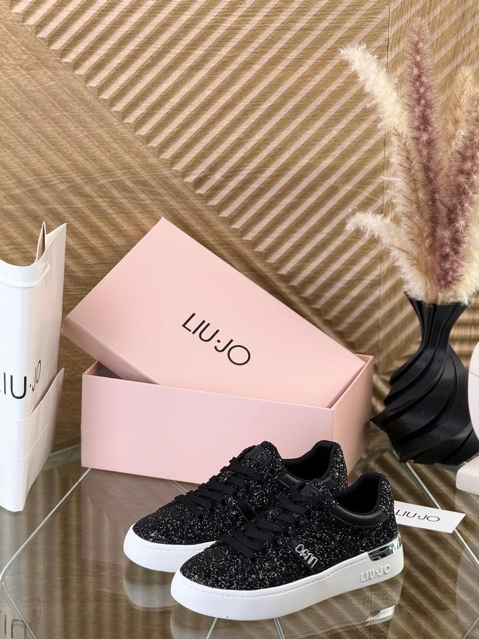 ,кроссовки женскиe,кроссовки со стразами,модная ,женская