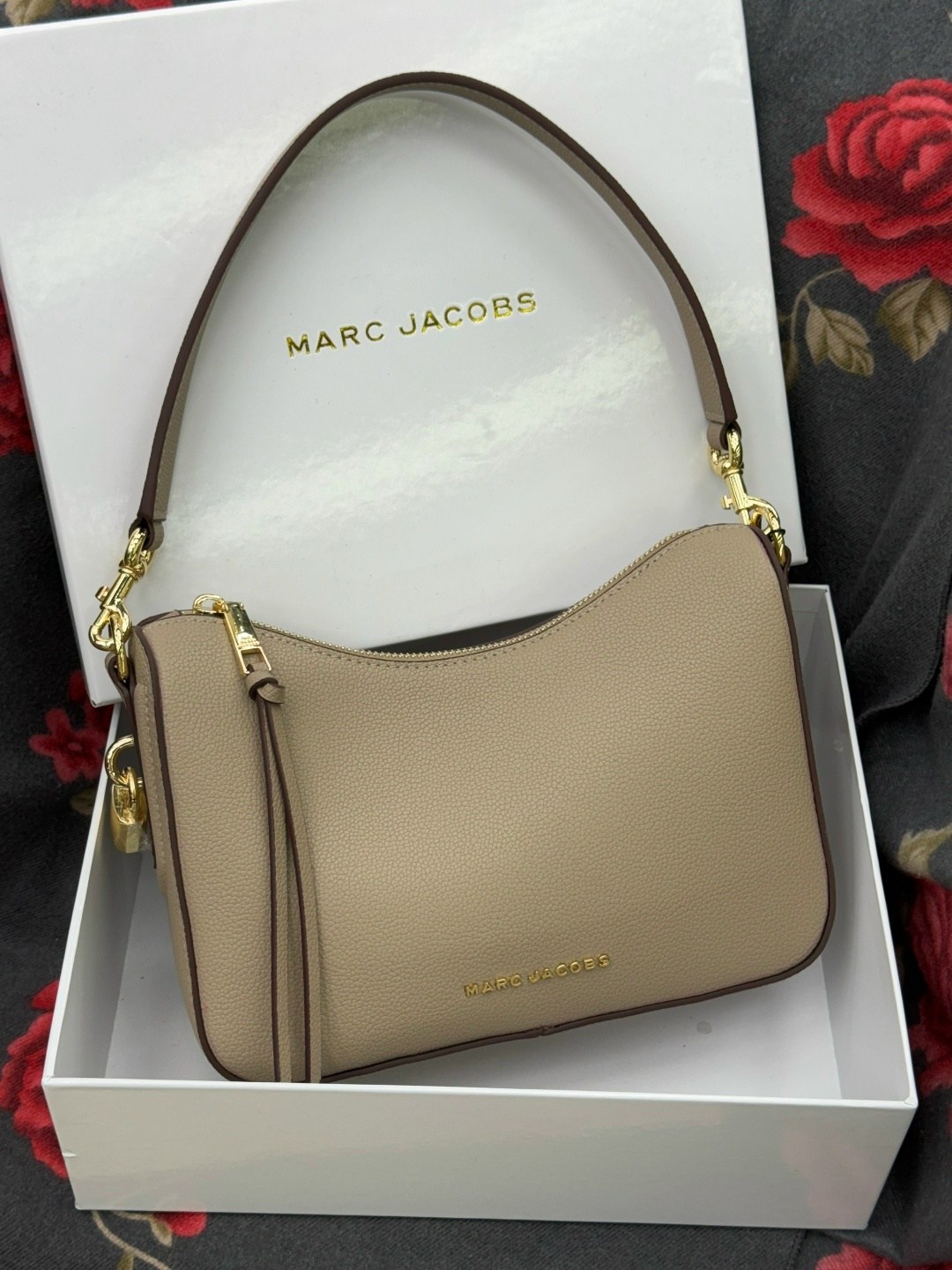marc jacobs сумка женская,сумка marc jacobs натуральная кожа,marc jacobs сумка,сумка,сумка-хобо от marc jacobs из натуральной кожи