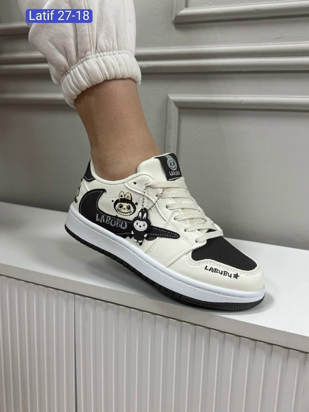 кроссовки,кроссовки женскиe,кроссовки стильные,спортивная , женская