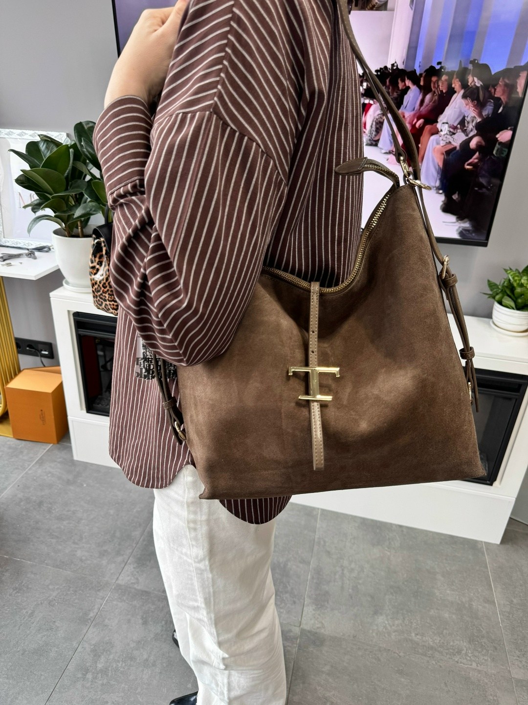 замшевая сумка,замшевая сумка женская,сумка замшевая натуральная женская,сумка женская натуральная замша черная,модные замшевые сумки