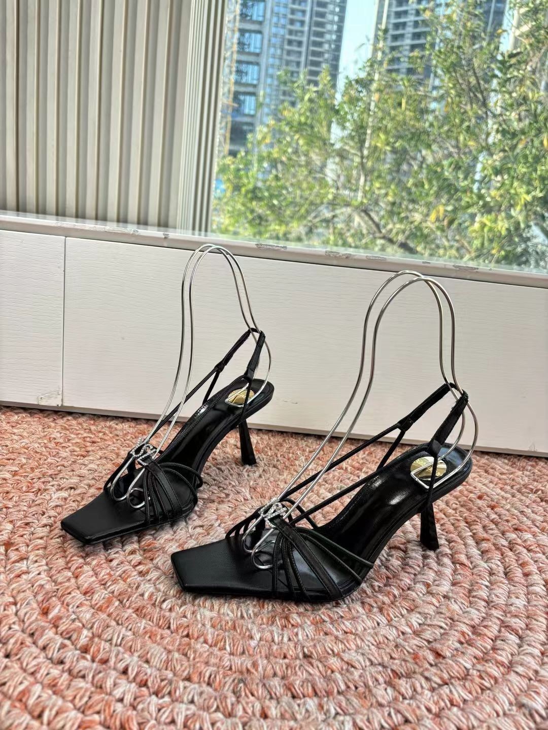 ,босоножки на каблуках,босоножки женские,женская ,туфли ив сен лоран с каблуком