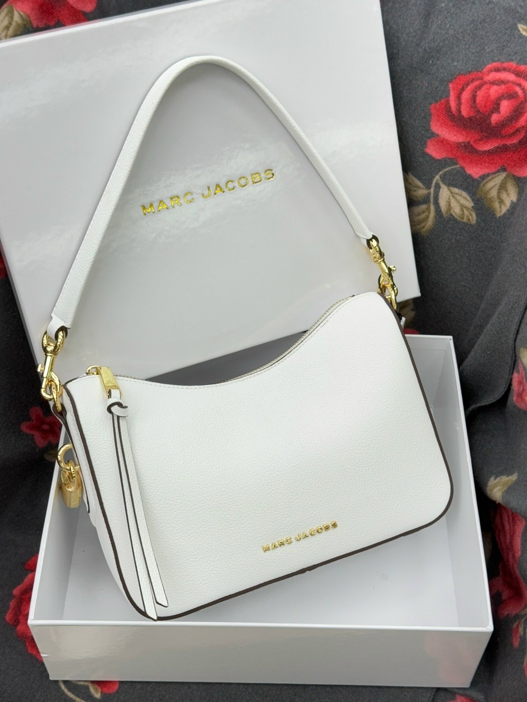 marc jacobs сумка женская,сумка marc jacobs натуральная кожа,marc jacobs сумка,сумка,сумка-хобо от marc jacobs из натуральной кожи