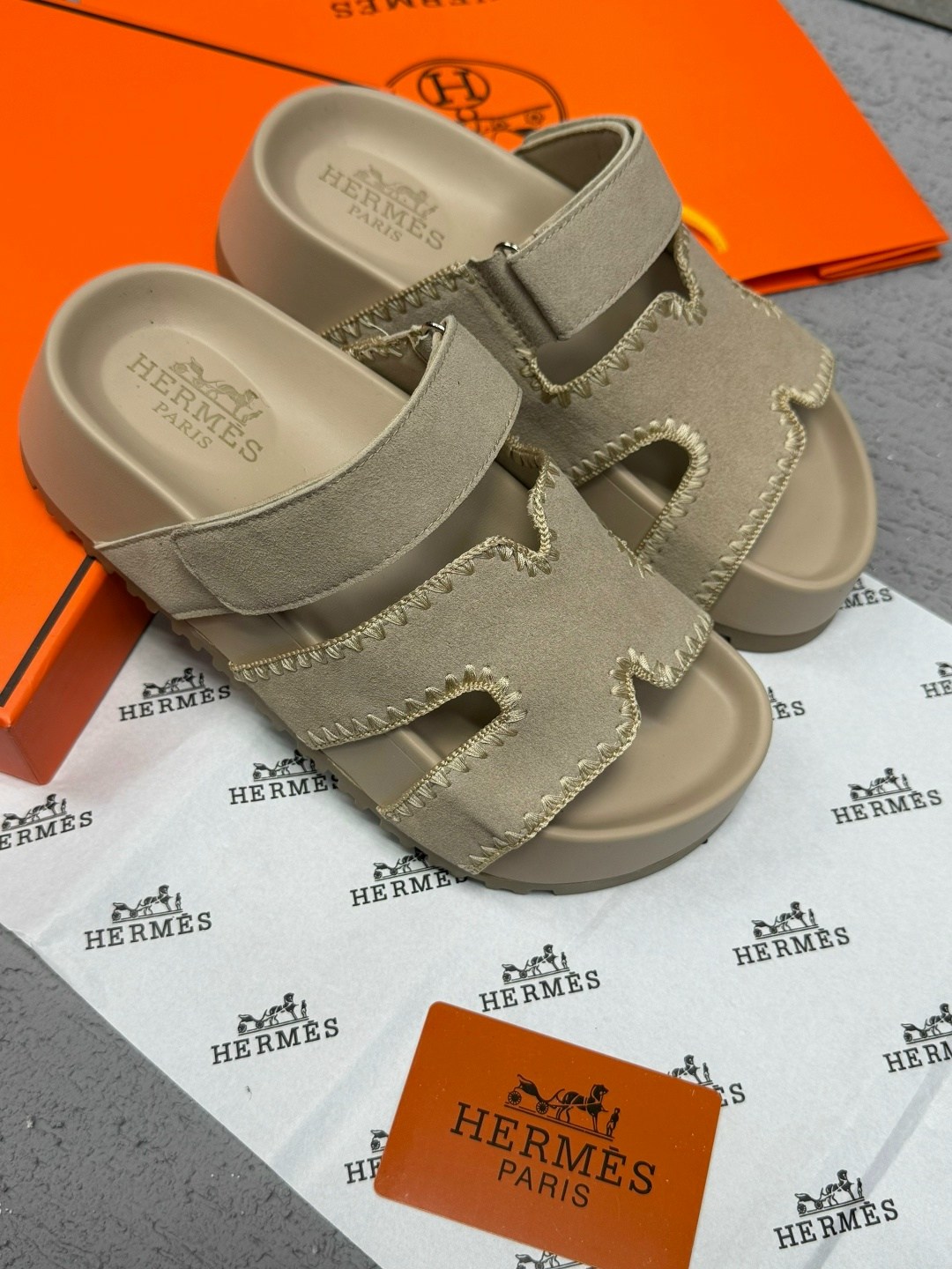 шлепанцы hermes,шлепки женские hermes,сандалии hermes,тапочки hermes,шлепки hermes