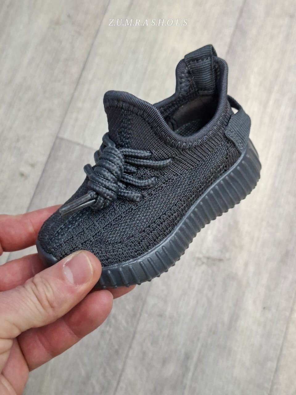 кроссовки,кроссовки изики,,детские кроссовки, детская