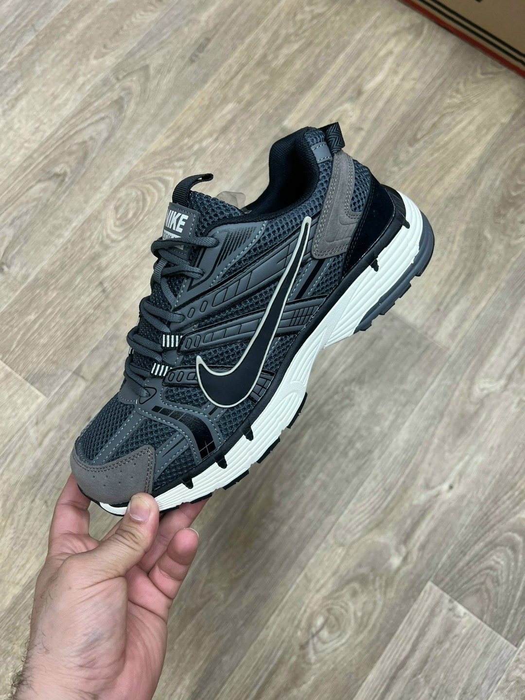 кроссовки,кроссовка мужской,кроссовки nike,кроссовки nike air zoom vomero 5,мужские кроссовки