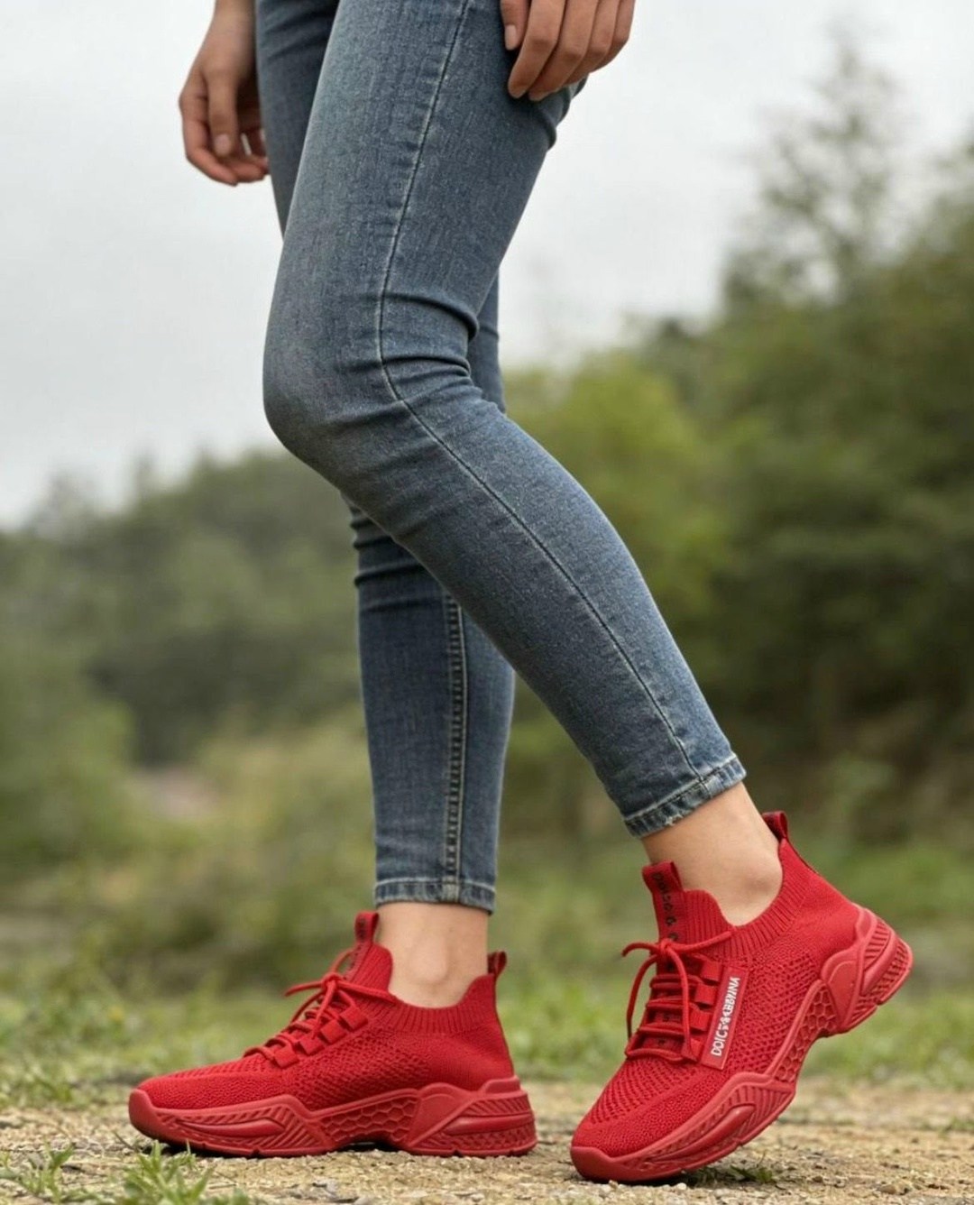 красные кроссовки,кроссовки женские,кроссовки женские красные,спортивная ,кроссовка