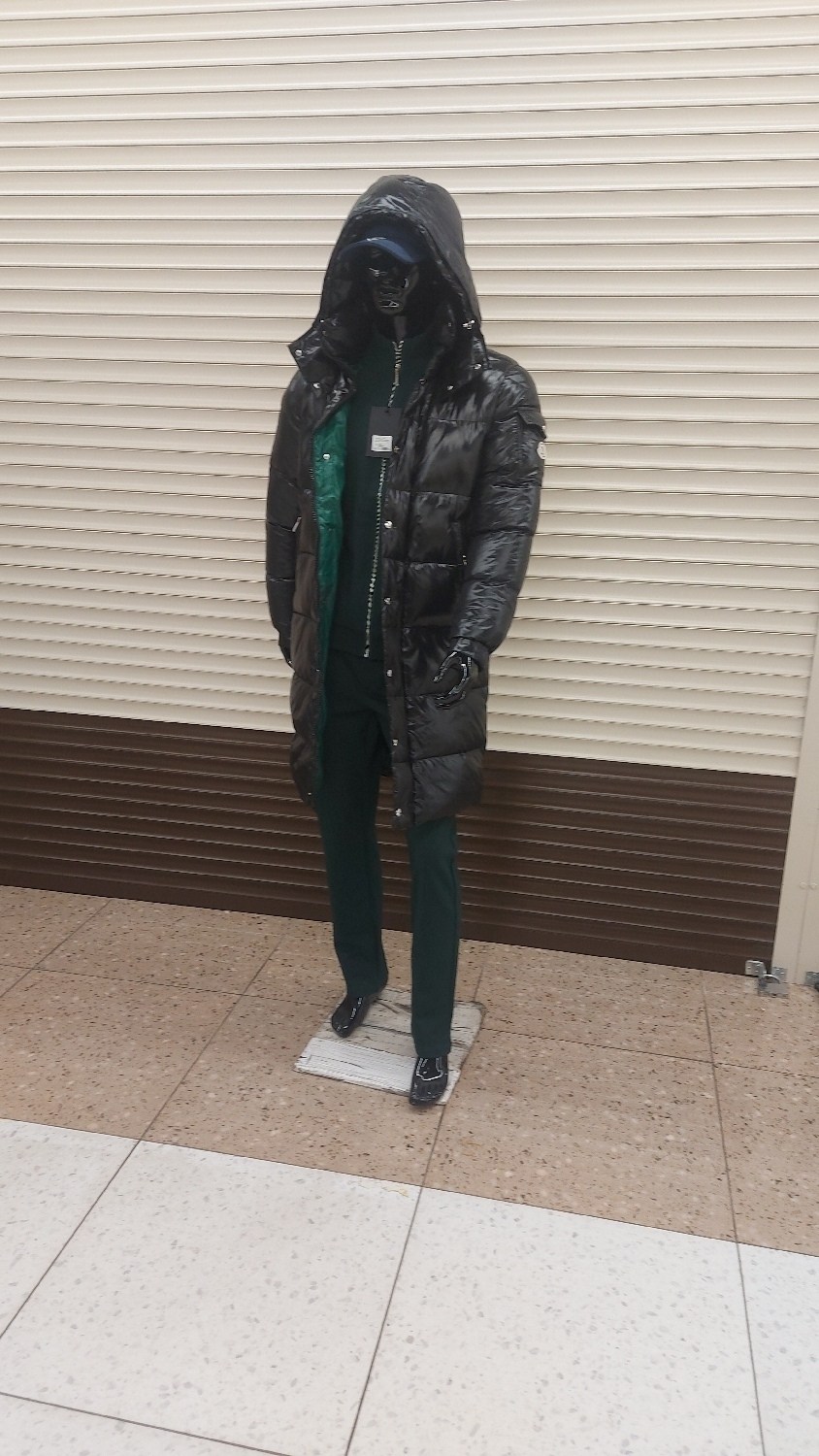 пуховик мужской длинный moncler размер 2xl,пуховик moncler мужской,пуховик мужской длинный moncler с капюшоном,мужская зимняя куртка,moncler hanoverian