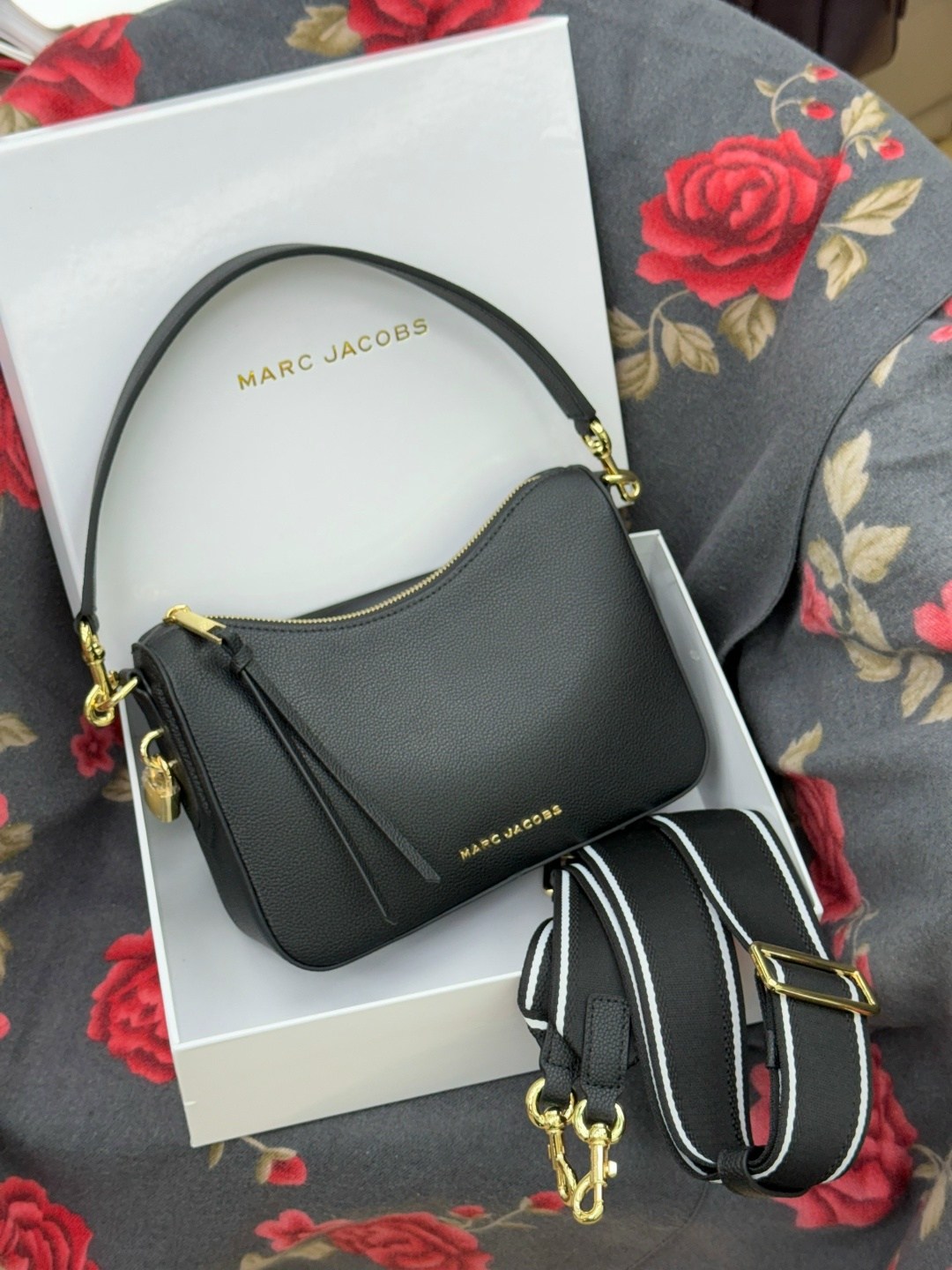 marc jacobs сумка женская,сумка marc jacobs натуральная кожа,marc jacobs сумка,сумка,сумка-хобо от marc jacobs из натуральной кожи