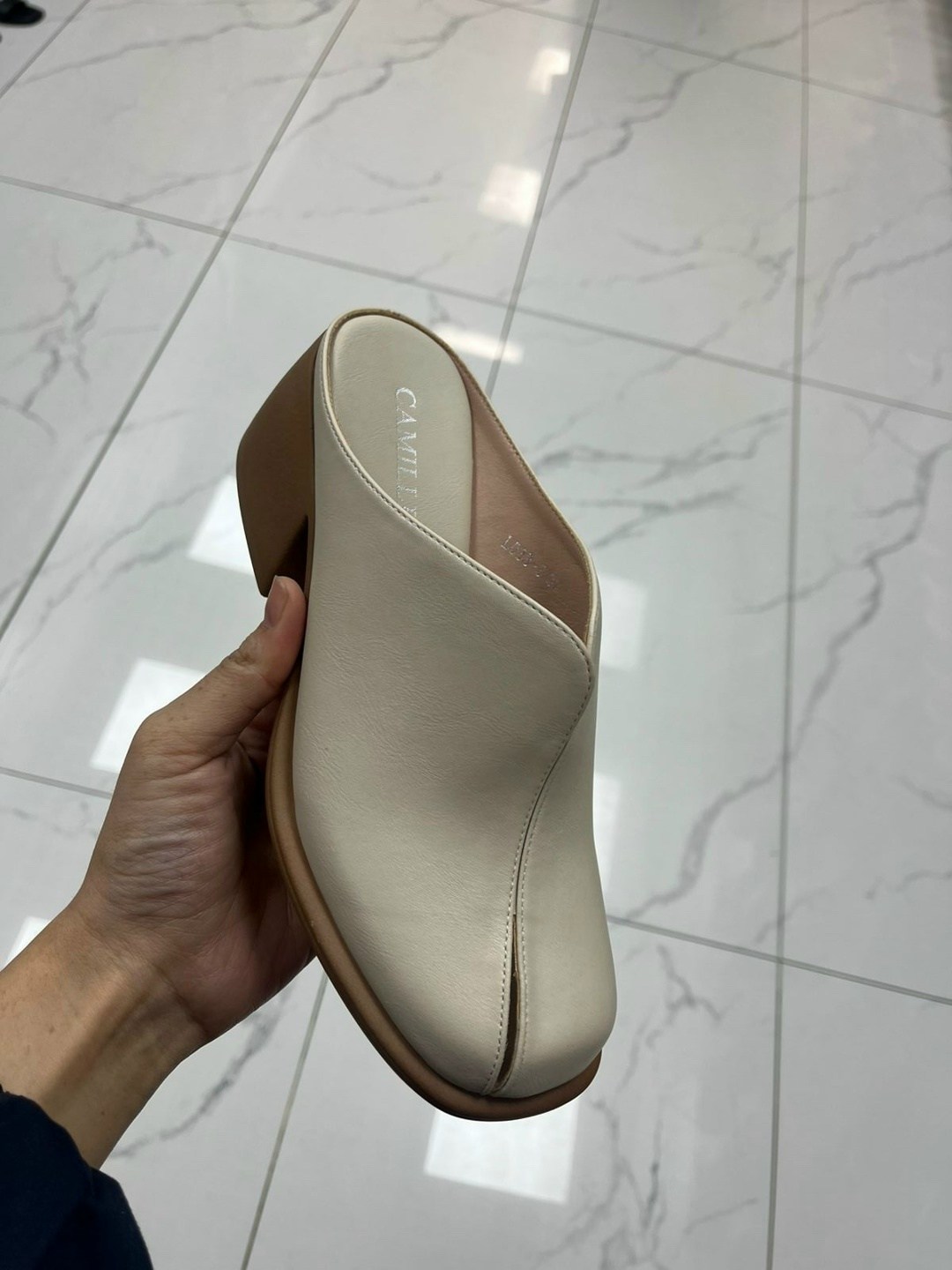 ,женские шлепанцы,шлепки кожаные,шлепки кожаные женские,шлепанцы женские из натуральной кожи